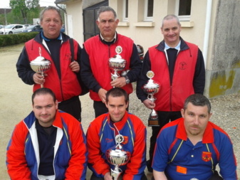 Les Champions du cher de triplettes de pétanque