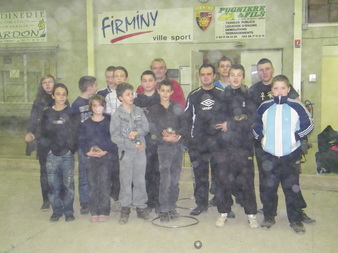 Les jeunes de l'écoles de pétanque.