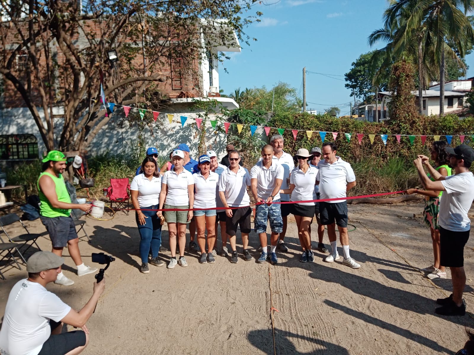 Inauguración canchas  y corte de listón