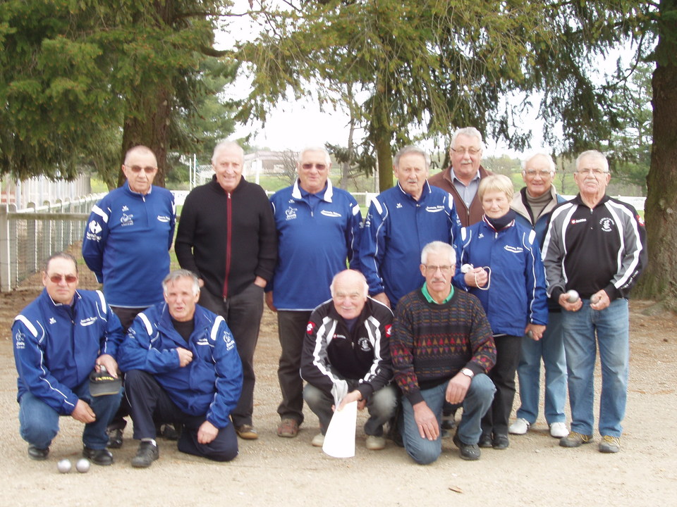 COUPE INTER SOCIETES ( VETERANS )  NEUILLY LE REAL  8    -  COMMENTRY   3