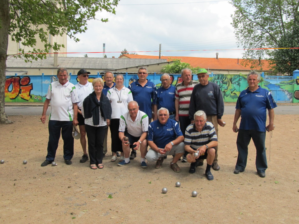 VICTOIRE DES VETERANS 7 A 4 FACE A CREUZIER LE VIEUX