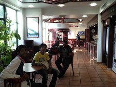 Prêts pour rentrer à la maison, que le réveil fut dur. Prêts pour rentrer à la maison, que le réveil fut dur.