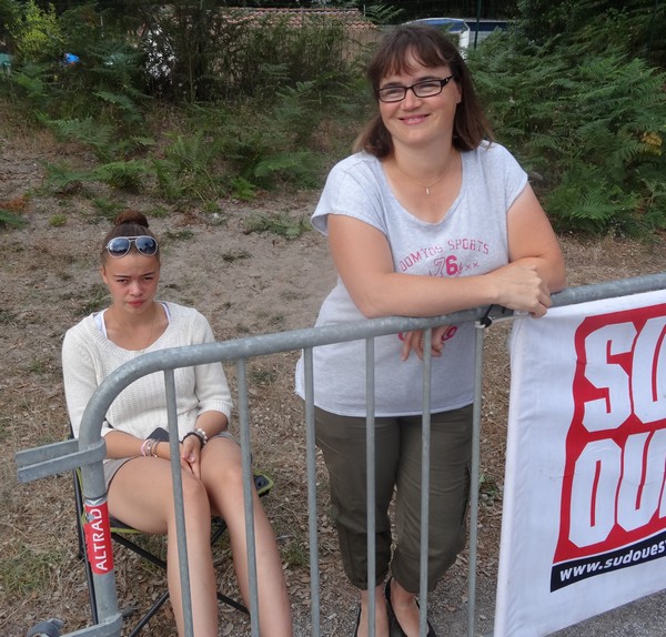 Les 2 plus fidèles supportrices de Stéphane LE BOURGEOIS sa fille Laura et sa femme Nathalie lors du 3ème Souvenir Mario FOYOT à Capbreton. Les 2 plus fidèles supportrices de Stéphane LE BOURGEOIS sa fille Laura et sa femme Nathalie lors du 3ème Souvenir Mario FOYOT à Capbreton.