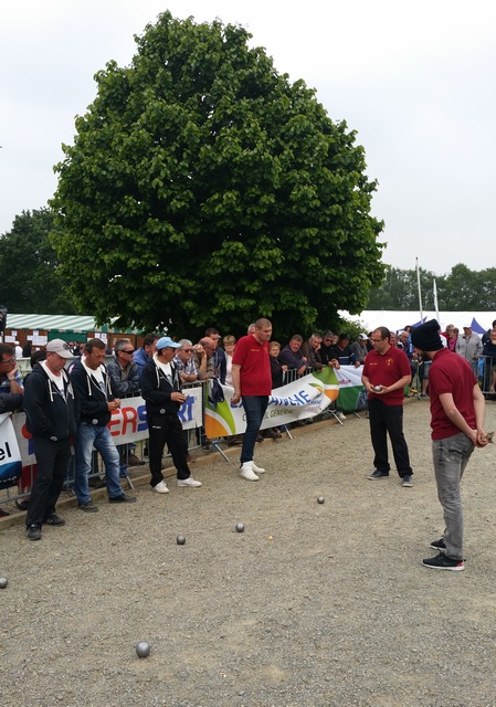 Demi-finale équipe LE BOURGEOIS conte une équipe du club NPS (93) Mickael POUILLOT, Sofiane BENDJENAD et Adrien SEBA Demi-finale équipe LE BOURGEOIS conte une équipe du club NPS (93) Mickael POUILLOT, Sofiane BENDJENAD et Adrien SEBA