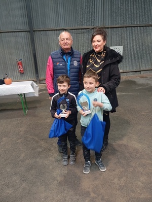 Les plus jeunes joueurs du Régional Manaël Le Pavoux et Jules Minard du Moulon récompensés par Jean Pierre et notre sponsor "Autant de style" coiffure à St Germain du Puy.