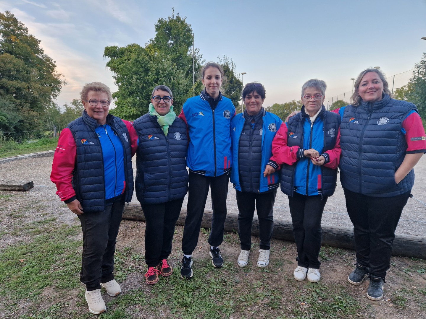 Véro, Virginie, Manon, Marie-Agnès, Anne-Marie et Michèlle (Manque sur la photo: Marilyne, Delphine et Annabelle)