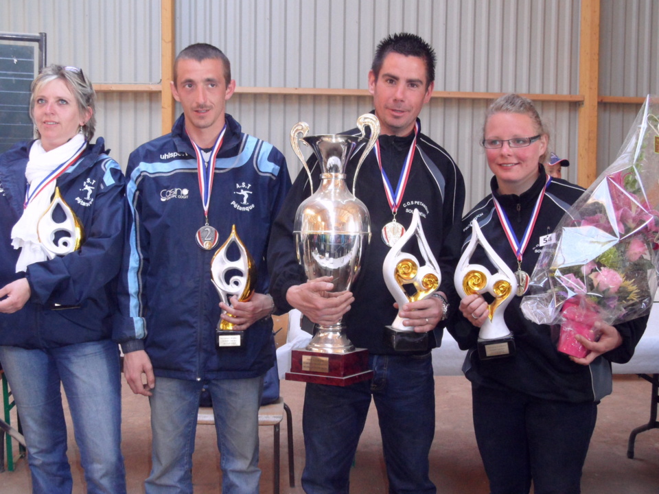 Championnat départemental doublette mixte à Tourlaville - Wenda CLEMENT et John DEROUET Sacrés