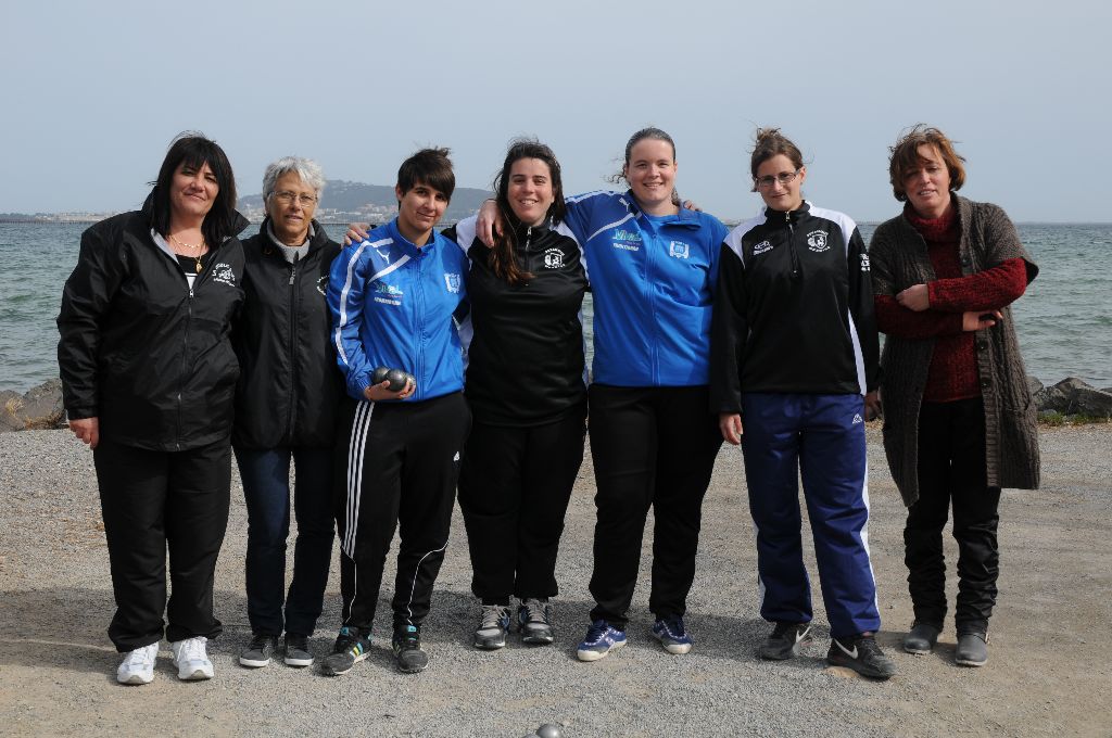 Nos championnes : à partir de la gauche : 4ème Audrey MARTINEZ et 6ème Elsa TREZIT