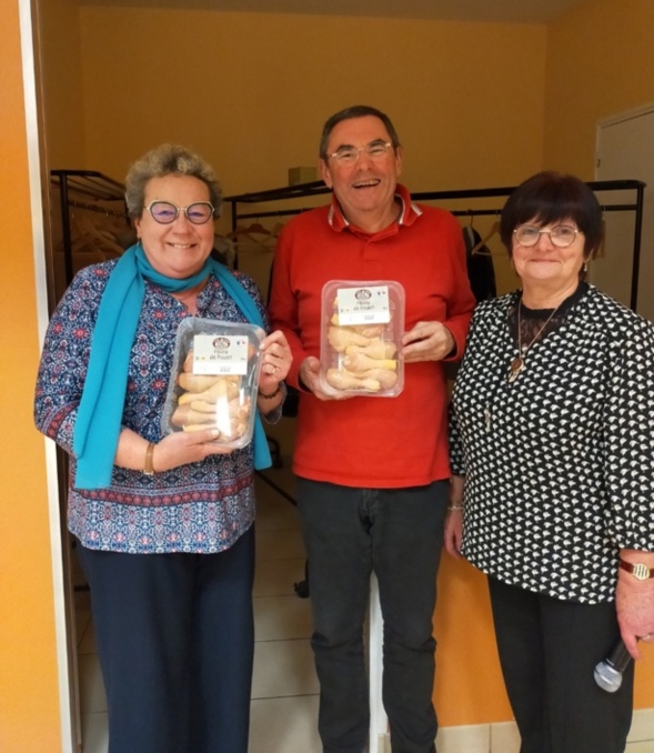 Madame Demare l'adjointe au maire avec Eric et notre présidente Nicole.