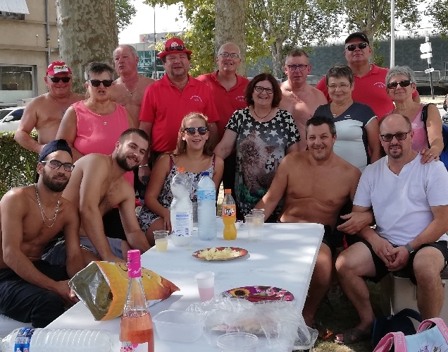 Les 3 équipes saint rémoises et leurs supporters réunis pour la pause déjeuner !