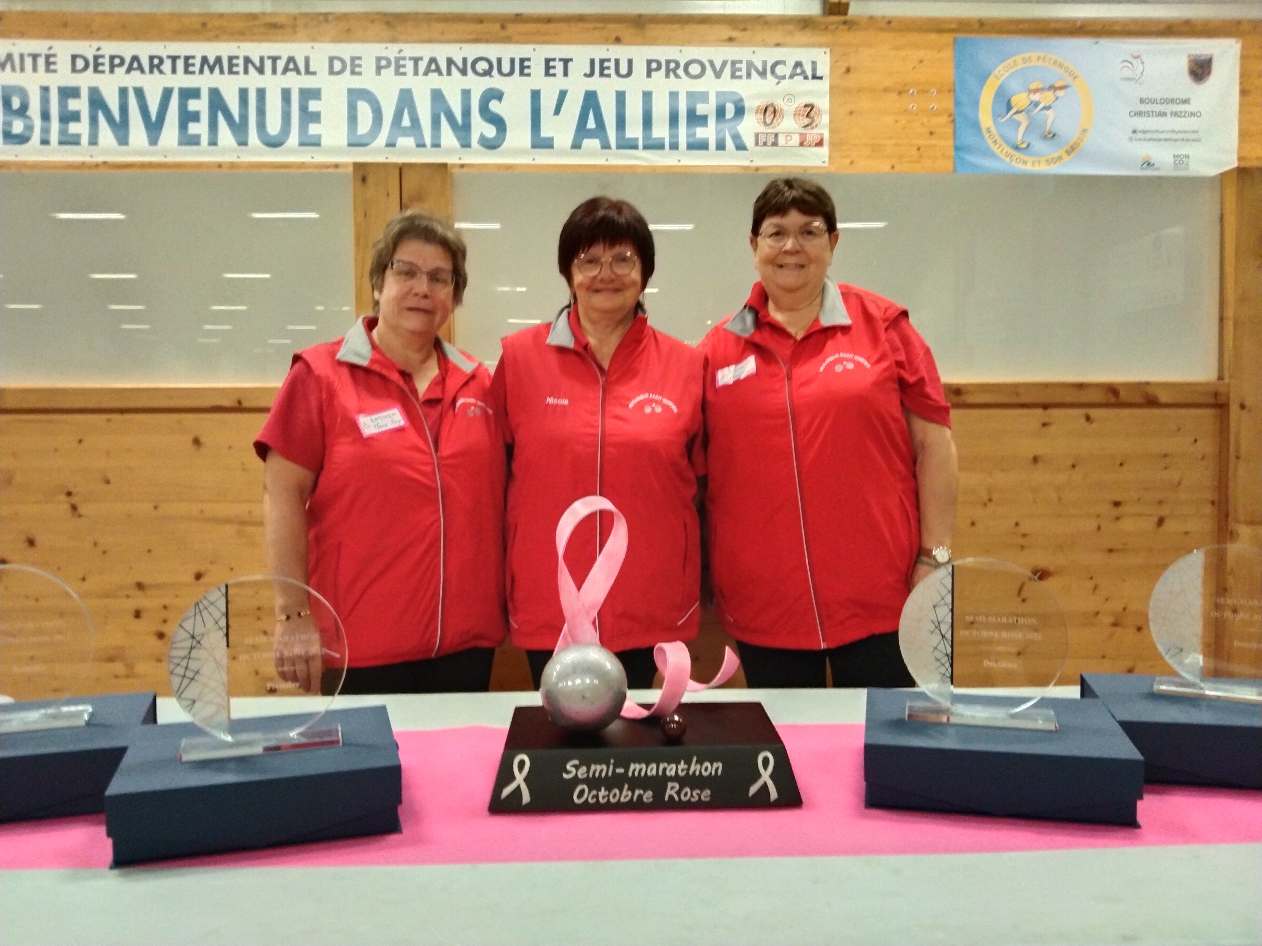 BON COMPORTEMENT DE NOS FEMININES AU SEMI MARATHON " OCTOBRE ROSE" A MONTLUÇON