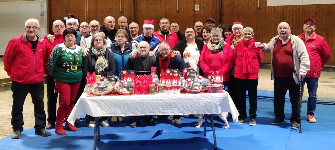 UN PANIER DE NOEL BIEN APPRÉCIÉ PAR LES MEMBRES DU CLUB POUR CLÔTURER LA SAISON !