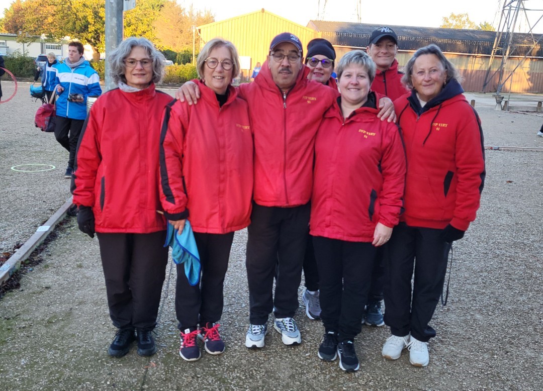 L'équipe SVCP : Pascale, Fabienne, Aziz (coach), Patricia, Nathalie, Valérie et Marie-France