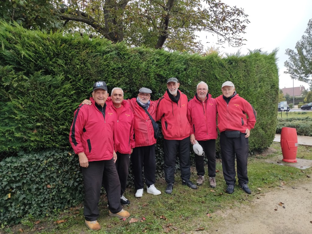 L'équipe SVCP 5 : Étienne, Patrick, Carlos, Michel, René, et Patrick (Joueur et coach)