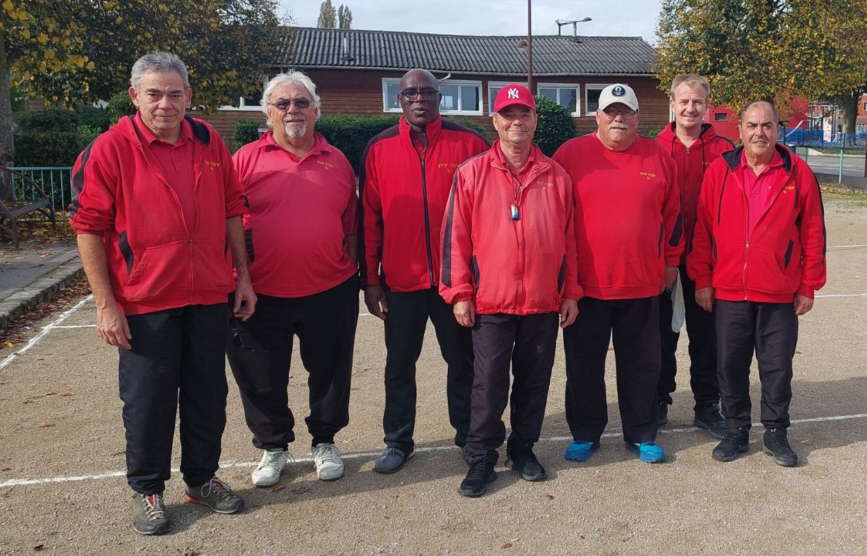 L'équipe SVCP 4 : Bruno (joueur et coach), Robert, Privat, Giuseppe, Didier, Marc et José