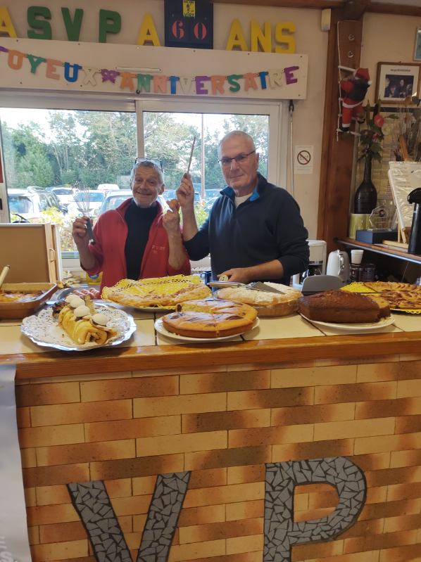 Deux des gros travailleurs du jour, Richard Lecomte et Jean-Luc Gallo