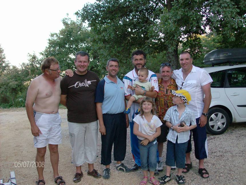 une grande famille , cette photo le prouve avec Radnic  à Grenoble C F doubl.feminin les supporters de Syllvia Crougiez