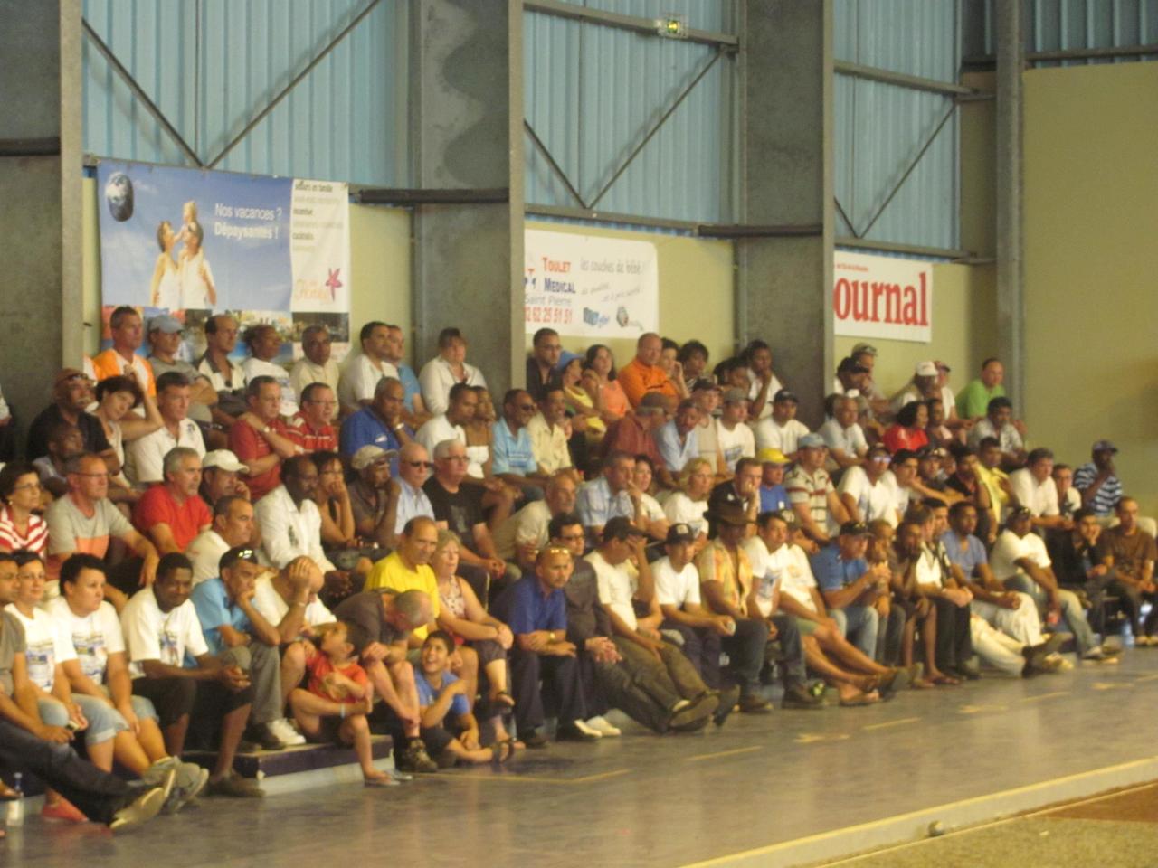 Les spectateurs sont impatients Les spectateurs sont impatients