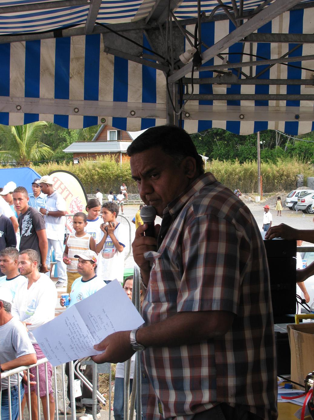 Ismaël Atchia notre orateur favori, sans lui rien ne se ferait! Ismaël Atchia notre orateur favori, sans lui rien ne se ferait!