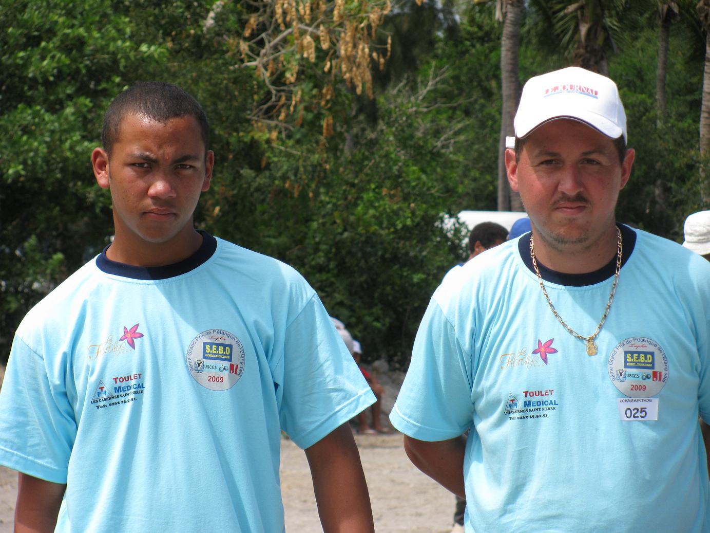 Une réussite le tee-shirt du complémentaire! (Frédéric et Bertrand) Une réussite le tee-shirt du complémentaire! (Frédéric et Bertrand)